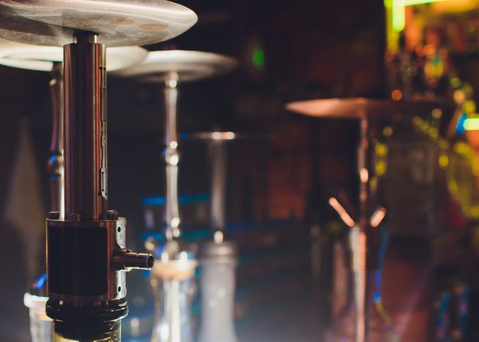 Traditional vs. Modern Hookah Pipes: What's the Difference? - The Premium Way